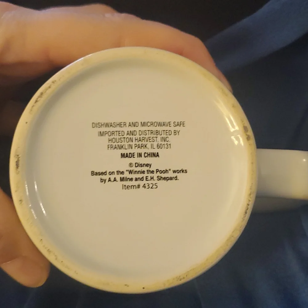 Disney Winnie the Pooh snow footprints mug #4325 rare - Picture 4 of 5